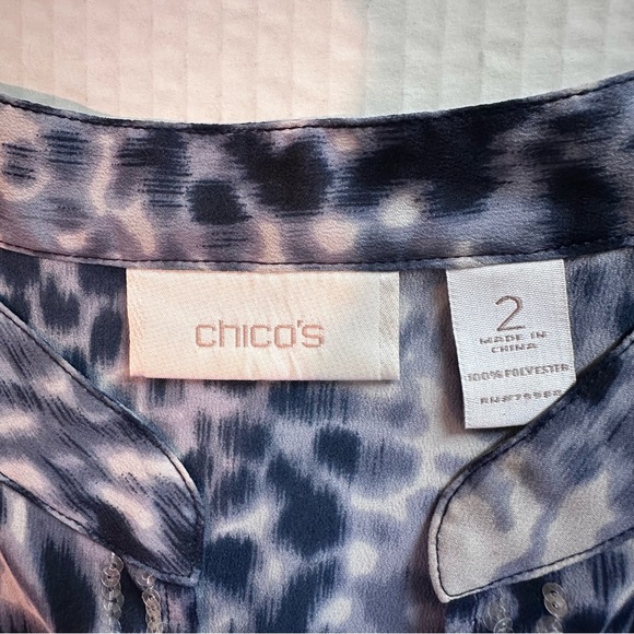 Chico’s blue animal print tunic Size 2. - Picture 5 of 10